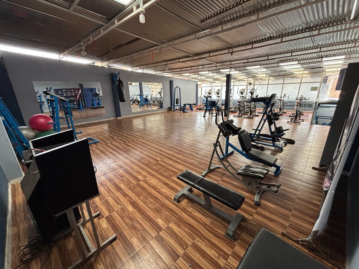 Segundo piso panorámica - Pimpos Gym